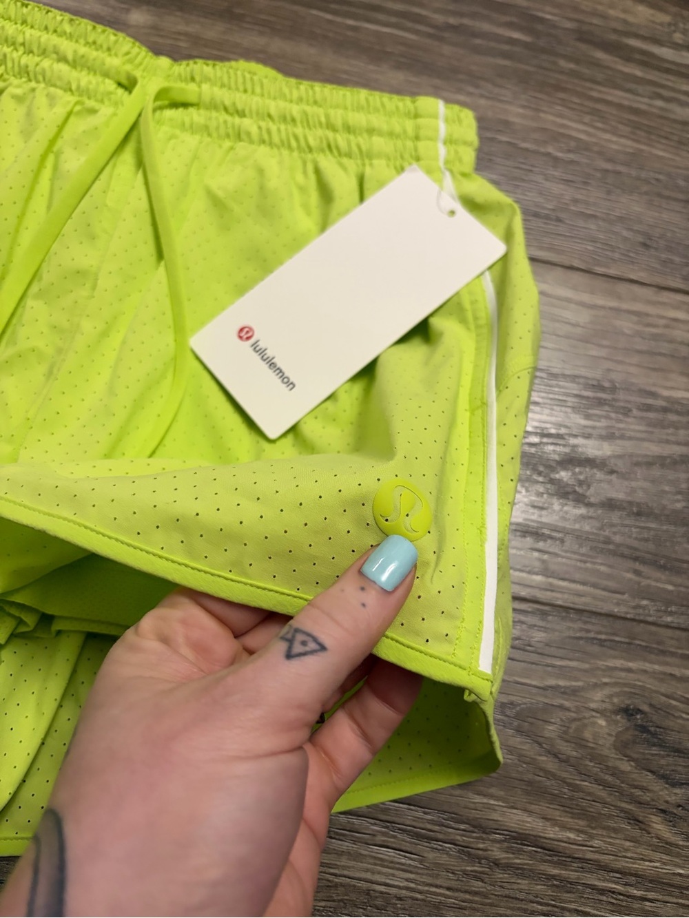 NWT Lululemon Court Rival High-Rise Short 3" *Perforated Sour Grape/White Size 4 - Picture 5 of 9